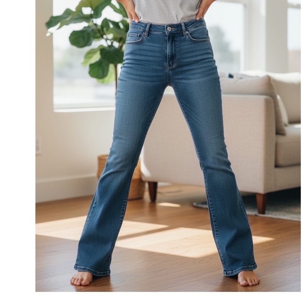 Wrangler Aura Women Blue Bootcut Jeans Size 18 AVG Mid Rise Stretch NWT